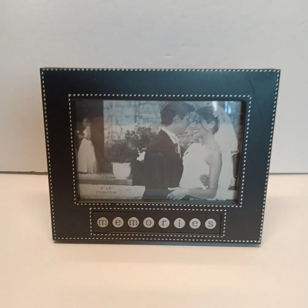 Picture Frame Black Silver Painted Border Free Standing Memories Holds 4x6 Pic